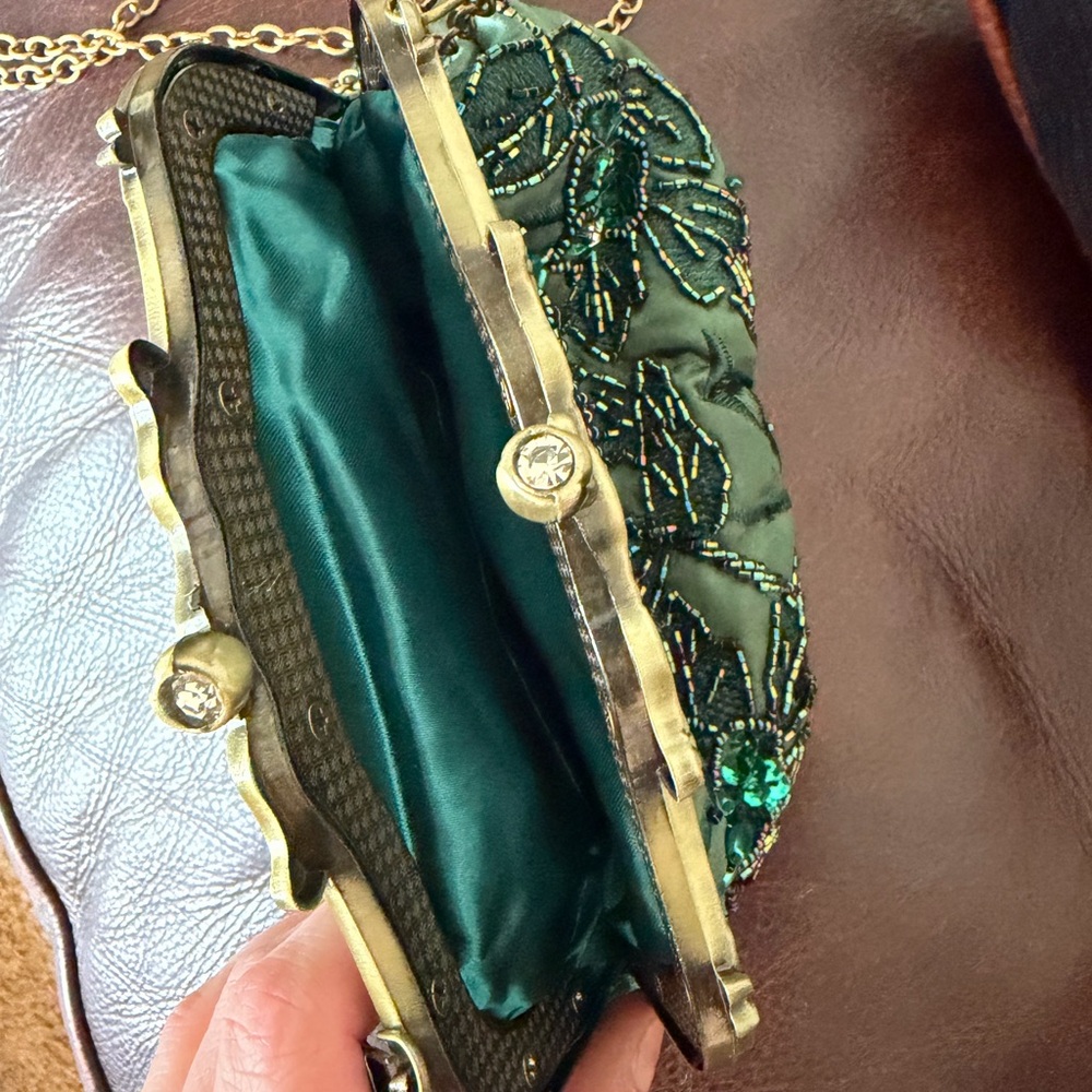 Embellished Green Beaded Evening Clutch with Ornate Gold Frame - Picture 6 of 7
